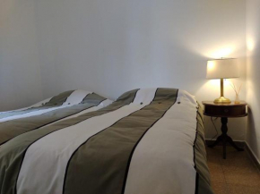 Apartamento moderno y remodelado cerca de todo